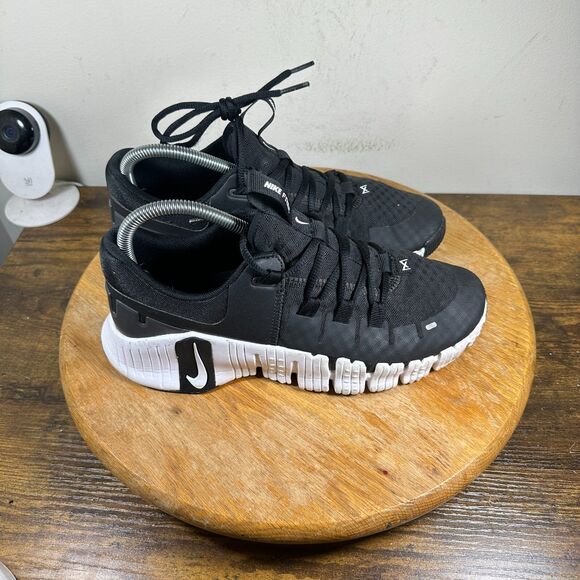 Nike Free Metcon 5 Black White Shoes Sneakers Men's Size 7 DV3949-001 - Picture 1 of 8